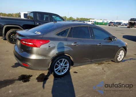 2015 Ford Focus Se z USA, uszkodzony, nr VIN 1FADP3F2XFL325615
